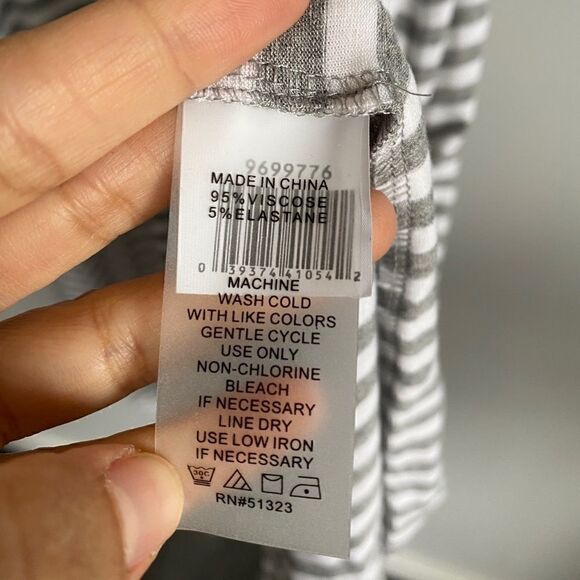 Vince Camuto Sleeveless Grey Striped Jersey Maxi Dress - Picture 9 of 11